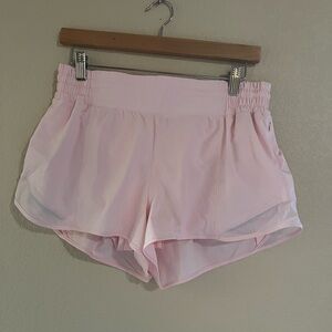 NWOT Lululemon Hotty Hot HR 2.5” Short STRAWBERRY MILKSHAKE